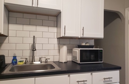 Silver Lake Apartment | The Walk-Up Flat at Silver Lake New Top FL Apt
