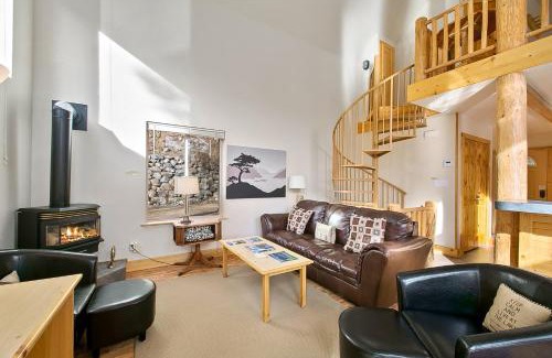 Wallowa County House | The Wallowa Lakefront