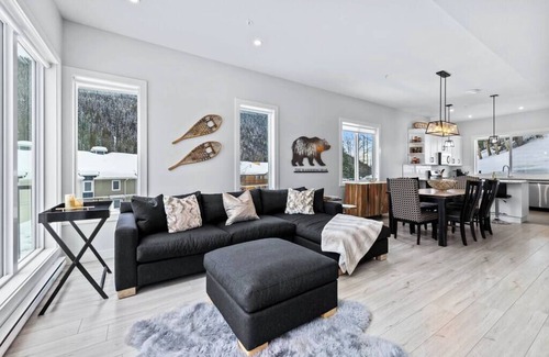 Sun Peaks House | The Wandering Bear at Sun Peaks