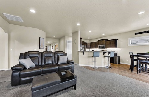 Nampa House | The Wanderlust - single level w/large yard