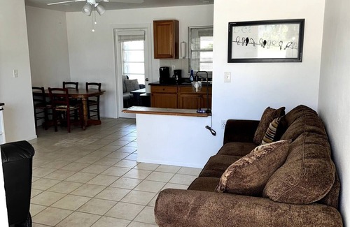 Warm Mineral Springs House | The Warm Springs Sanctuaryn