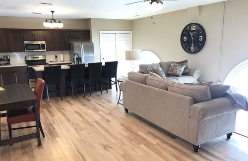 Oshkosh Apartment | The Washington Place Historical Flats - Unit 402