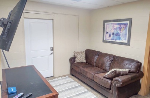 Lebanon Apartment | The Water Tower Lodge, 3-bedroom apartment