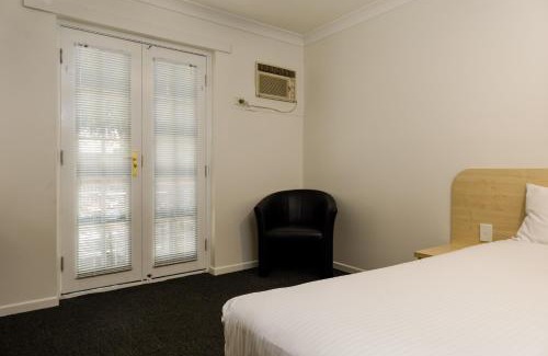 Wynnum Hotel | The Waterloo Bay Hotel