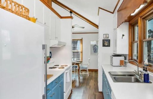 Prosperity House | The Waters Edge Sleeps 8