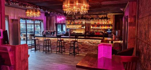 Walkden Hotel | The Waterside Bar, Rooms & Restaurant