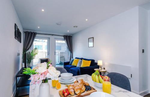Salford Apartment | The Waterside Retreat