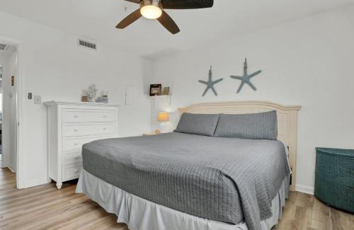 Airlie Apartment | The Waterway 232 by Sea Scape Properties