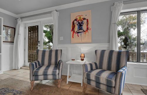 Airlie House | The Waterway 405 by Sea Scape Properties