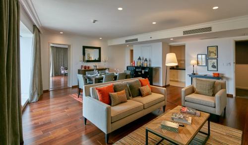 Krishnarajapura Hotel | The Waverly Hotel & Residences