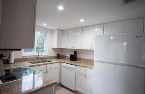 St. Pete Beach Condo | The Waves of St. Pete Beach FL-Roomy Condo