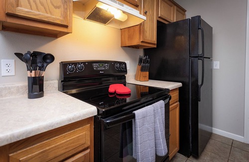 Bentonville House | The Weekender Family & MTB Retreat with garage, playhouse, firepit, sleeps 7+