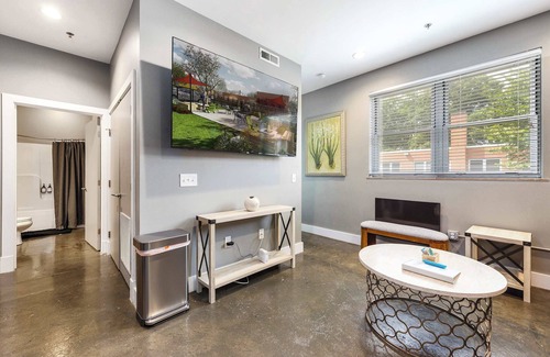 Roanoke Apartment | The West End Flats Su