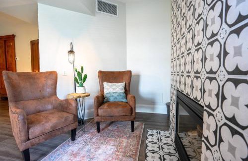 Five Points Apartment | The Western Allure