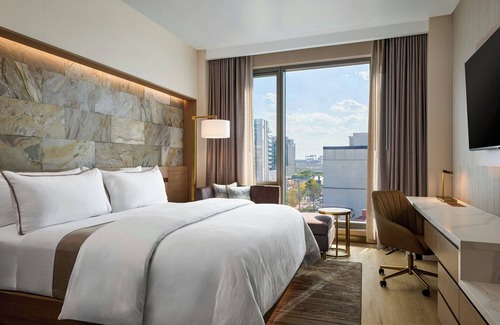 Queens Hotel | The Westin Flushing Laguardia Airport