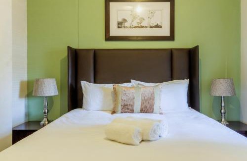 Sandown Apartment | The Westpoint Charm on 5th floor