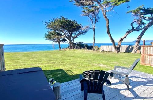 Gold Beach Apartment | The Whale