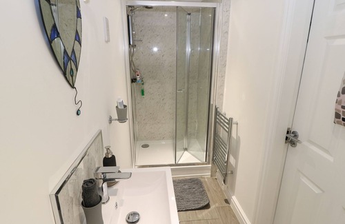 Stalybridge Cottage | THE WHEEL HOUSE, with a garden in Stalybridge