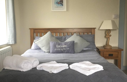 Mevagissey Bed & Breakfast | The Wheelhouse