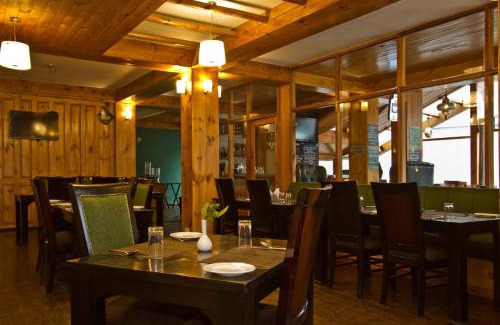 Old Manali Hotel | The Whispering Inn Resort and Bar (An Exotic Vintage Beauty)