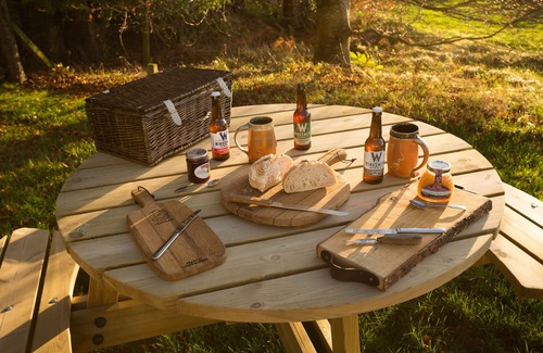 Elgin Cottage | THE WHITE COTTAGE, family friendly, with open fire in Lhanbryde