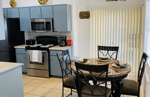 Spring Hill House | The White Elephant House