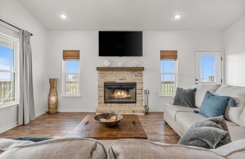 Gilchrist House | The White Heron home