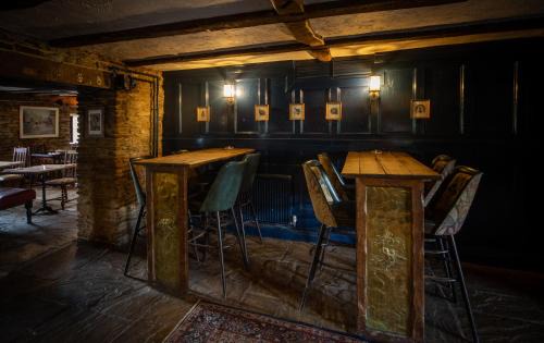 Duns Tew Hotel | The White Horse Inn