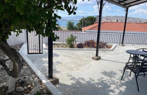 Salamis House | The White House - Aianteio
