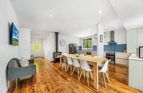 Bright Apartment | The White House & Retreat, Bright