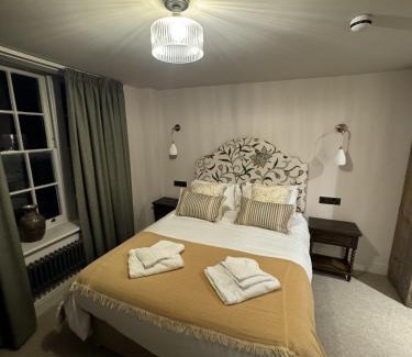Upton upon Severn Hotel | The White Lion Hotel
