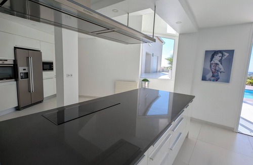 Grabels Villa | The White Luxe Collection 5 min from Montpellier 350 m2 hab. swimming pool clim view