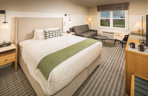 Hale's Location Resort | The White Mountain Hotel & Resort
