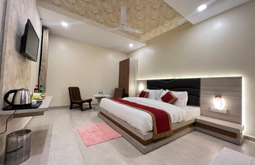 Dalhousie Hotel | The White Orchid Forest View