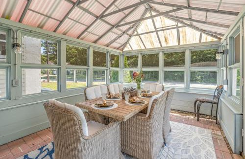 South Dennis House | The White Pillars