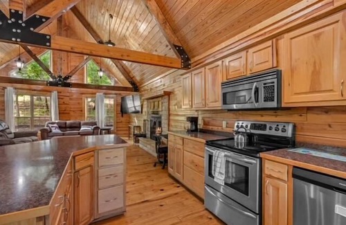 Sylvan Shores Cabin | The Whitetail Lodge S