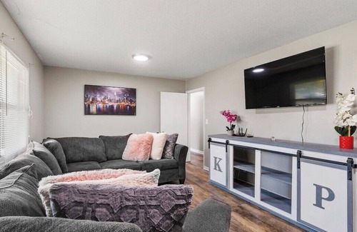 Chattanooga House | The whole group will enjoy easy access to everything from this centrally located place