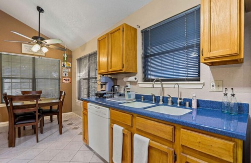 El Paso House | The Wilderness Retreat!