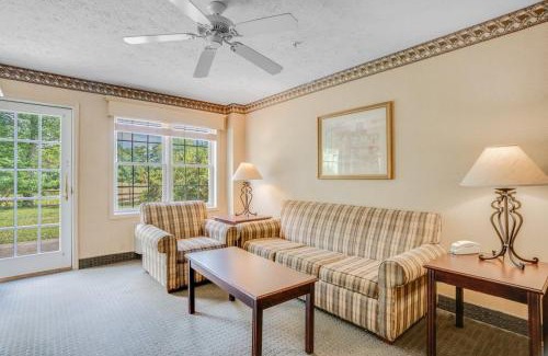Lake Harmony Hotel | The Willowbrook Golf Hotel At Split Rock