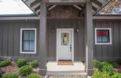 Scaly Mountain Cottage | The Wine Cellar Cottage - Mountain Vineyard Getaway