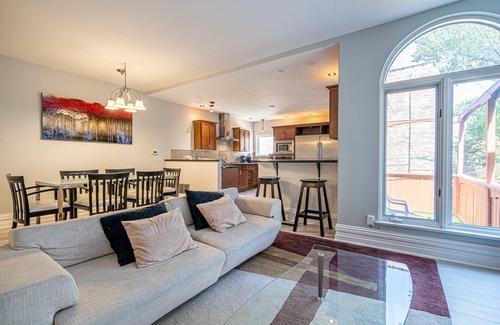 The Beaches Apartment | The Woodbine Beach House✔450yds from the beach ✔Rooftop Garden✔Parking