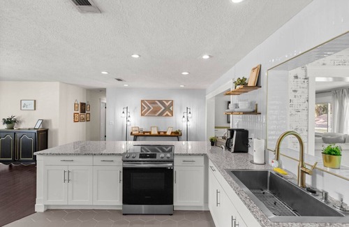Historic District House | The Woodfield Haven: Close to Ocala's Heart