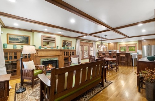 Bristol House | The Woodlands
