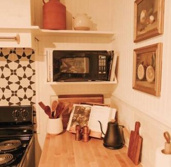 Hot Springs House | The Woodlawn Guest Cottage