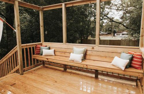 Hot Springs House | The Woodlawn Guest Cottage