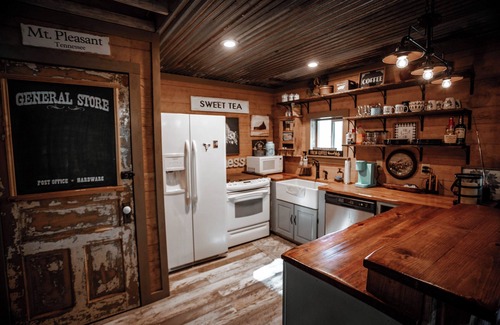 Mount Pleasant Cabin | The Woodshed