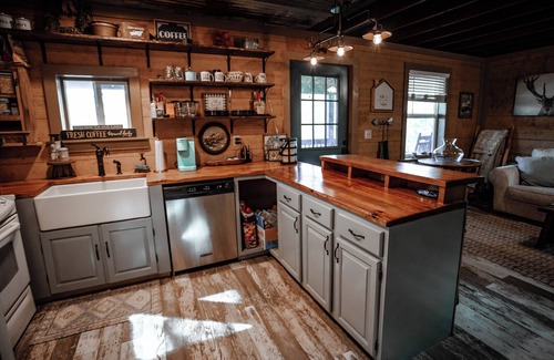 Mount Pleasant Cabin | The Woodshed