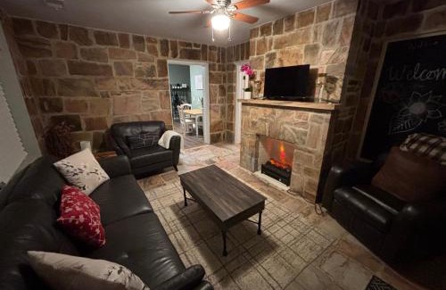 Dahlonega Apartment | The Woodward Unit A