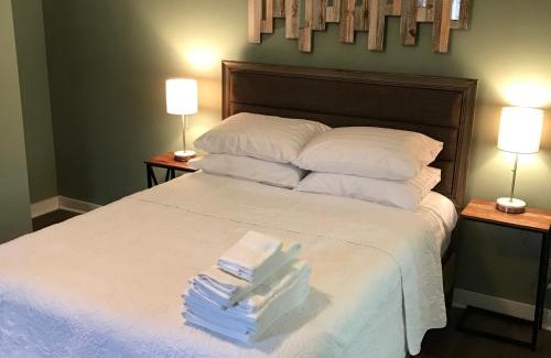 Dahlonega Apartment | The Woodward Unit A