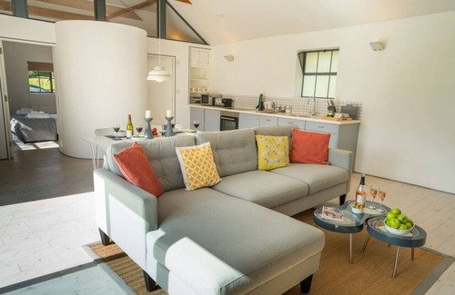 Woodbridge House | The Workshop by UK Vacations